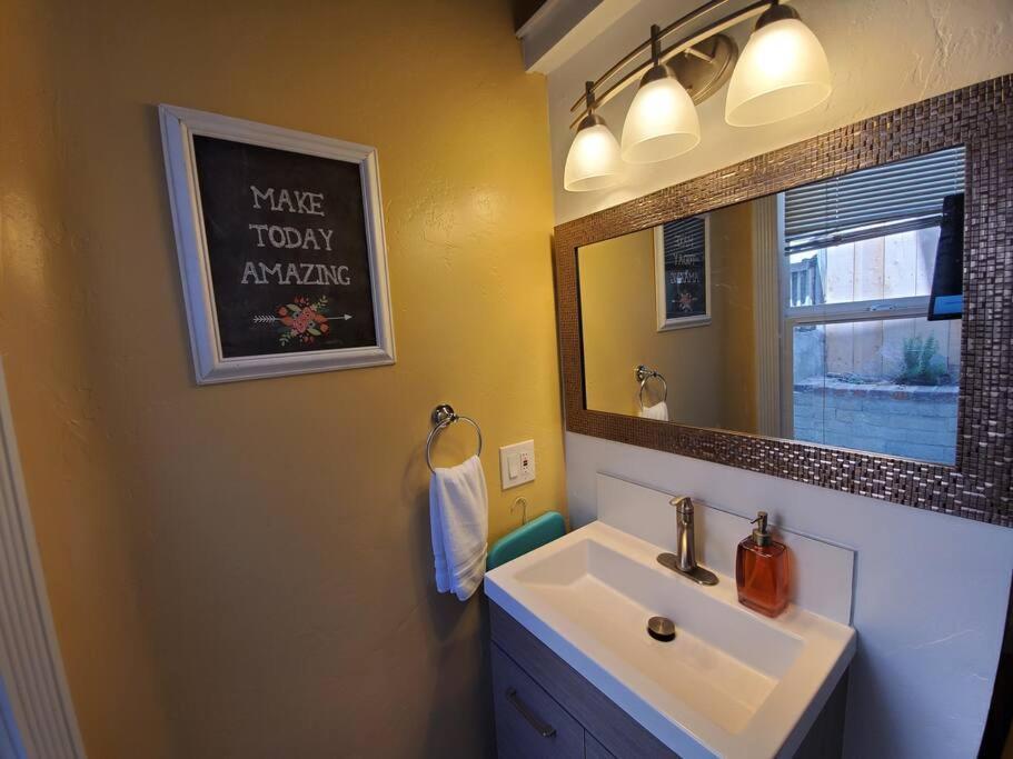 Centrally Located Studio And Cozy Place Perfect For Travelers And Couples! Located In San Diego Downtown! Perfect For Your Quick Getaway! Apartment Exterior photo